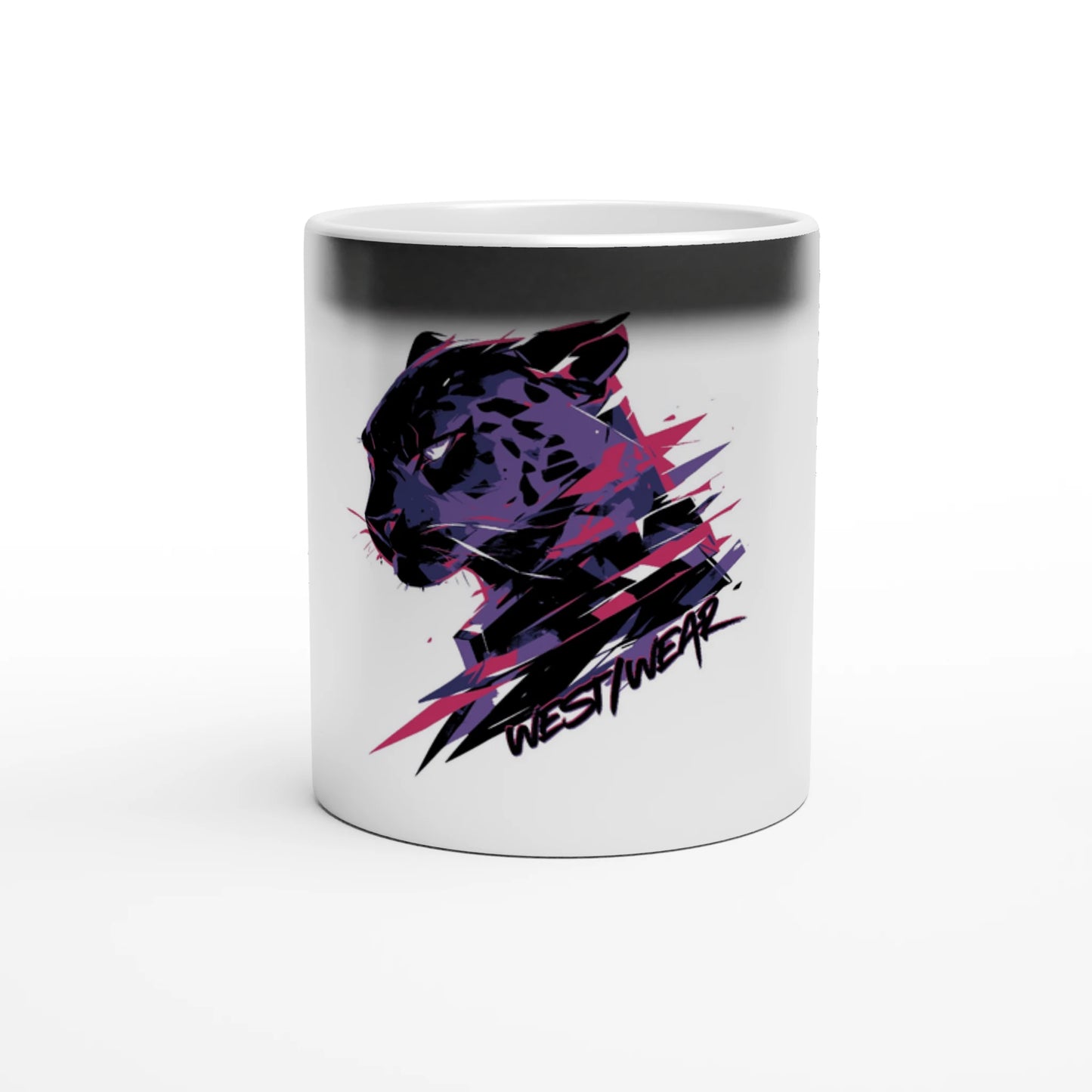 WEST/WEAR Magic Mug — schwarz glänzend, Print erscheint bei Hitze, 330 ml